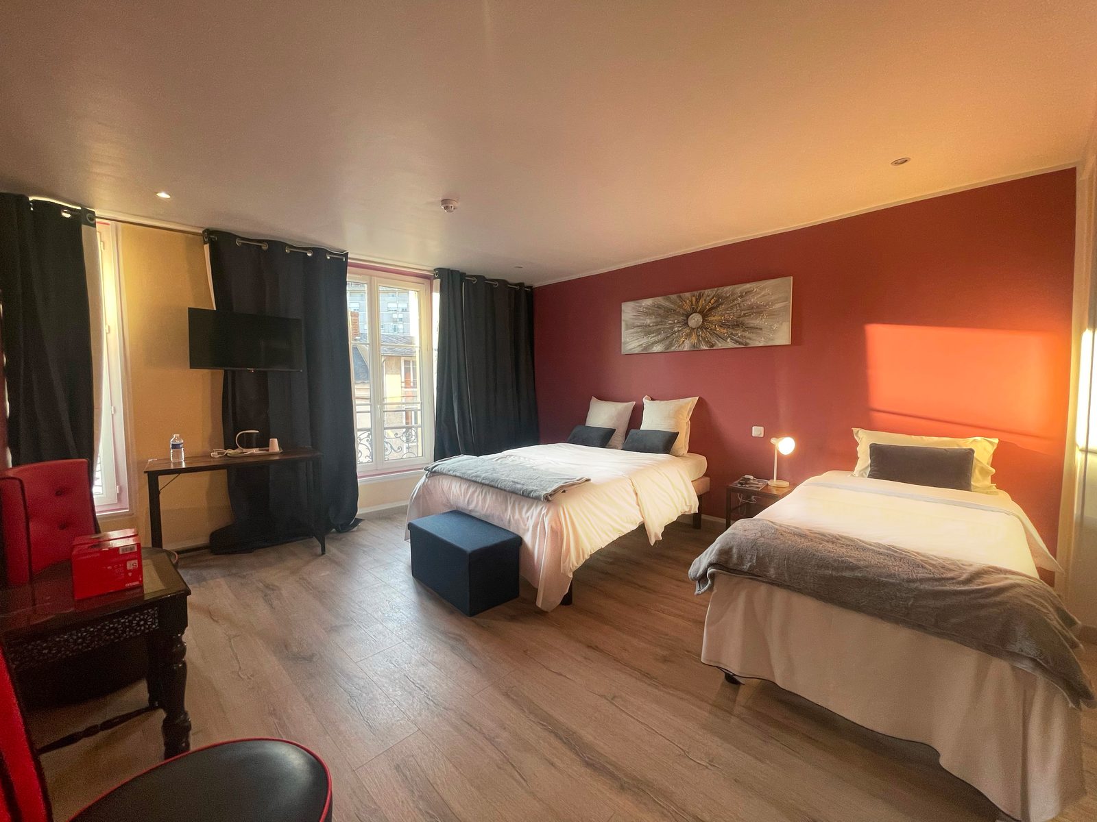 Chambre d'hébergement d'urgence prête à accueillir